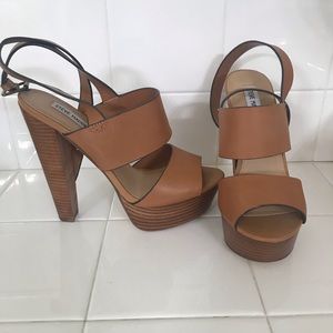 Steve Madden Dezzzy tan leather pumps